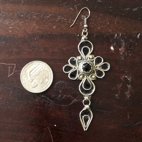 Vintage Black Balinese inspired earrings - Picture 8 of 10